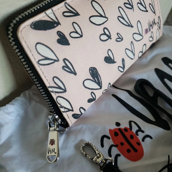 SOLD Brighton Vera Pale Pink w/ Hearts Tech Wallet - Picture 3 of 6